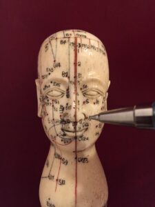 美容鍼とハイフの違いは何ですか？