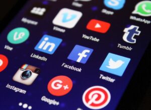 フォトフェイシャルとレーザーの違いは何ですか？