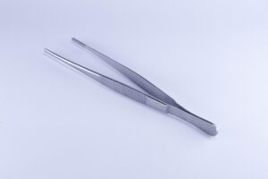 光治療でリフトアップを目指す医療とエステの違いは？